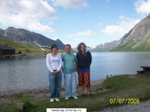 salut,caut o fata cu un mic hand pt o rel mai multe detalii id ul meu de mess este iar pagina de hi5
